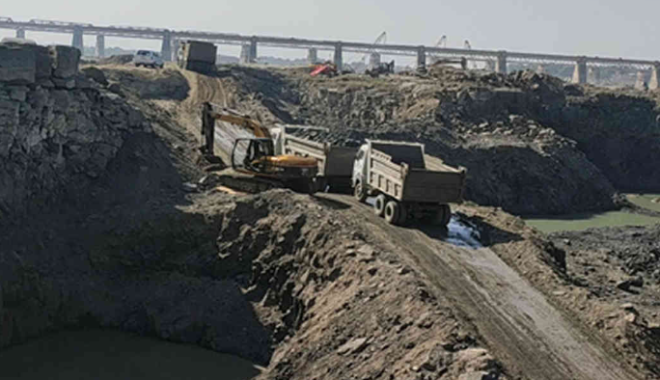 crores-illegal-mining-in-river